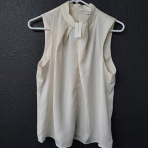 Banana Republic Blouse Medium Ivory. Workwear chic luxury